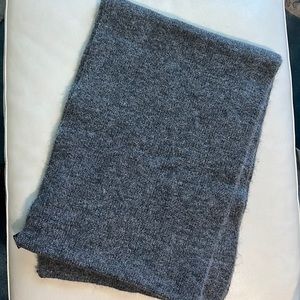 NWT Zara Gray Scarf